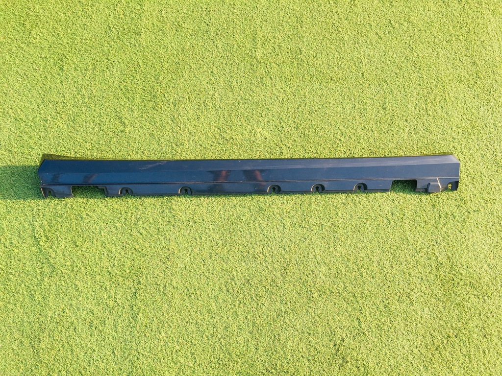 фото №1, Mercedes glk w204 x204 молдинг порог правая