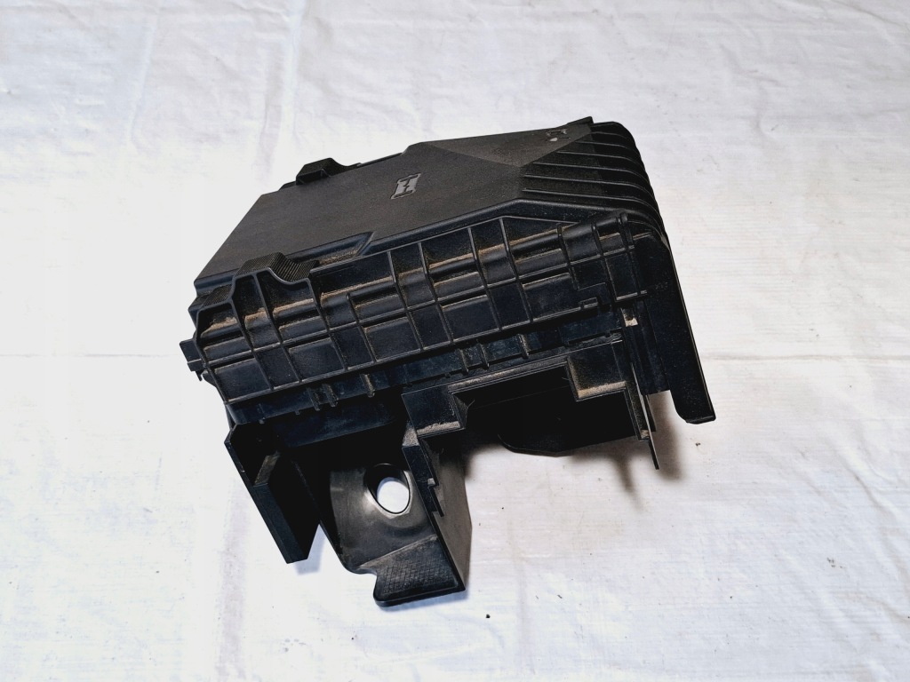 Корпус коробка запобіжників vw golf v 5 1k0 1.4 fsi bkg 1k0937124k Зі Шроту