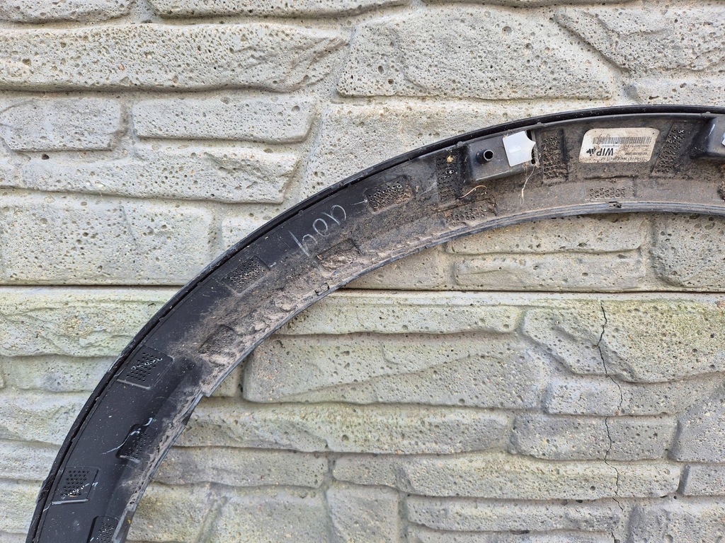 фото №10, Ford mustang mach-e 20- молдинг крыла передний правого md84414250