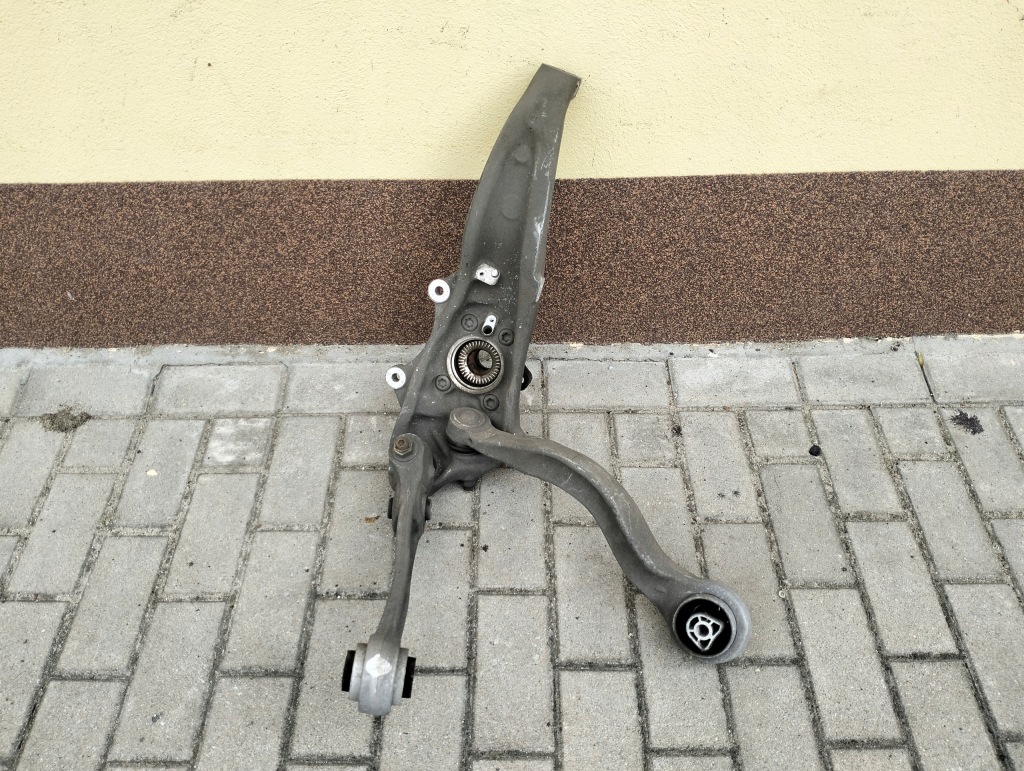 фото №1, Поворотный кулак рычаг левая bmw 5 g30 g31 4x4 x drive