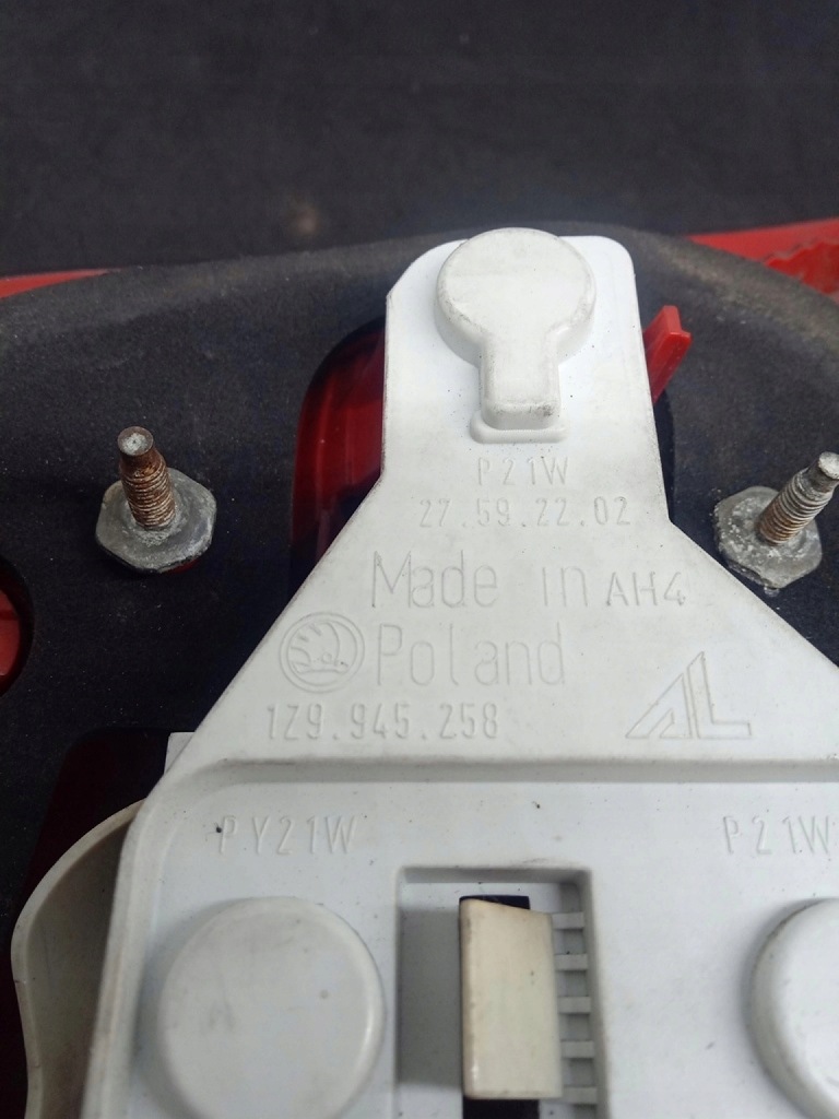 фото №7, Лампа правий задня skoda octavia ii kombi 1z9945096