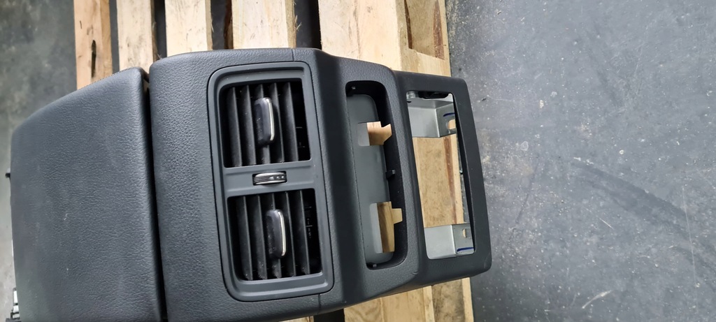 фото №8, Q5 80a sq5 підлокітник тунель середній зарядний пристрій індукційна led