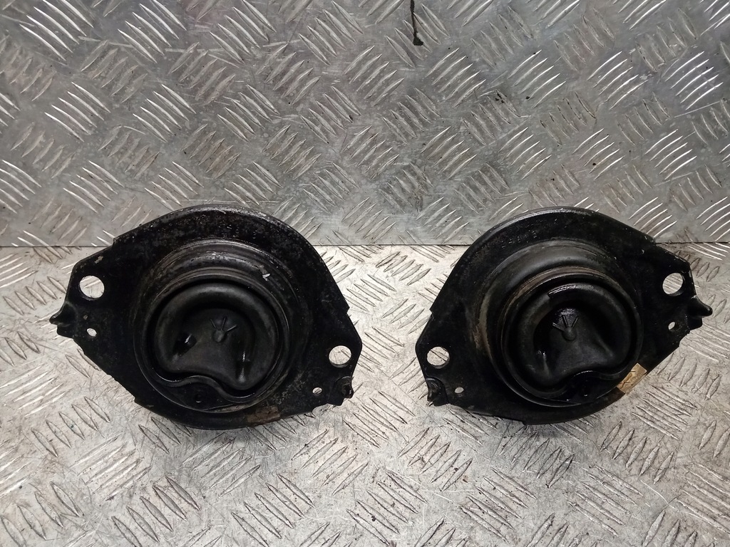 фото №3, Jeep wk2 3.0crd подушка двигателя