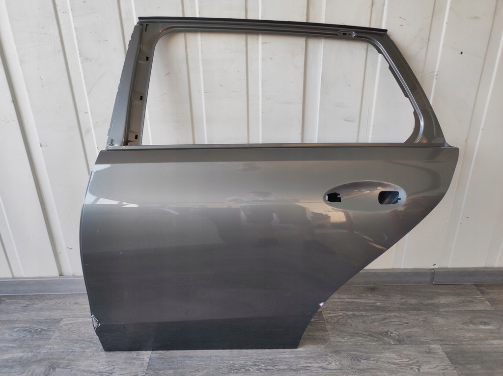 фото №1, Дверь mercedes cklasa w206 206 задние левая kombi ------- poznań ----- giełda