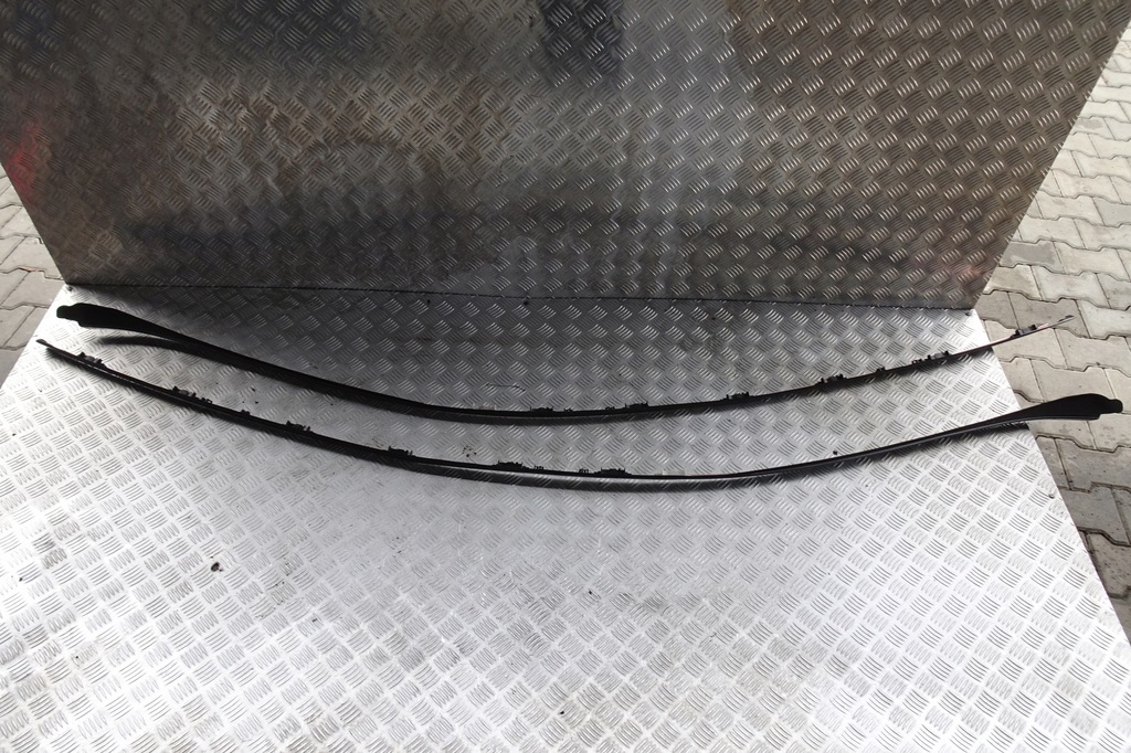 фото №1, Mercedes w176 молдинг кровельная левая