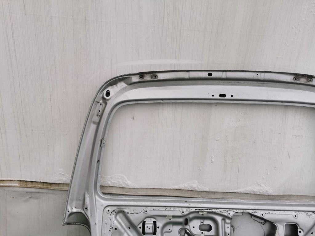 Toyota hiace 89-04 кришка багажника багажника задній задня Оригінал