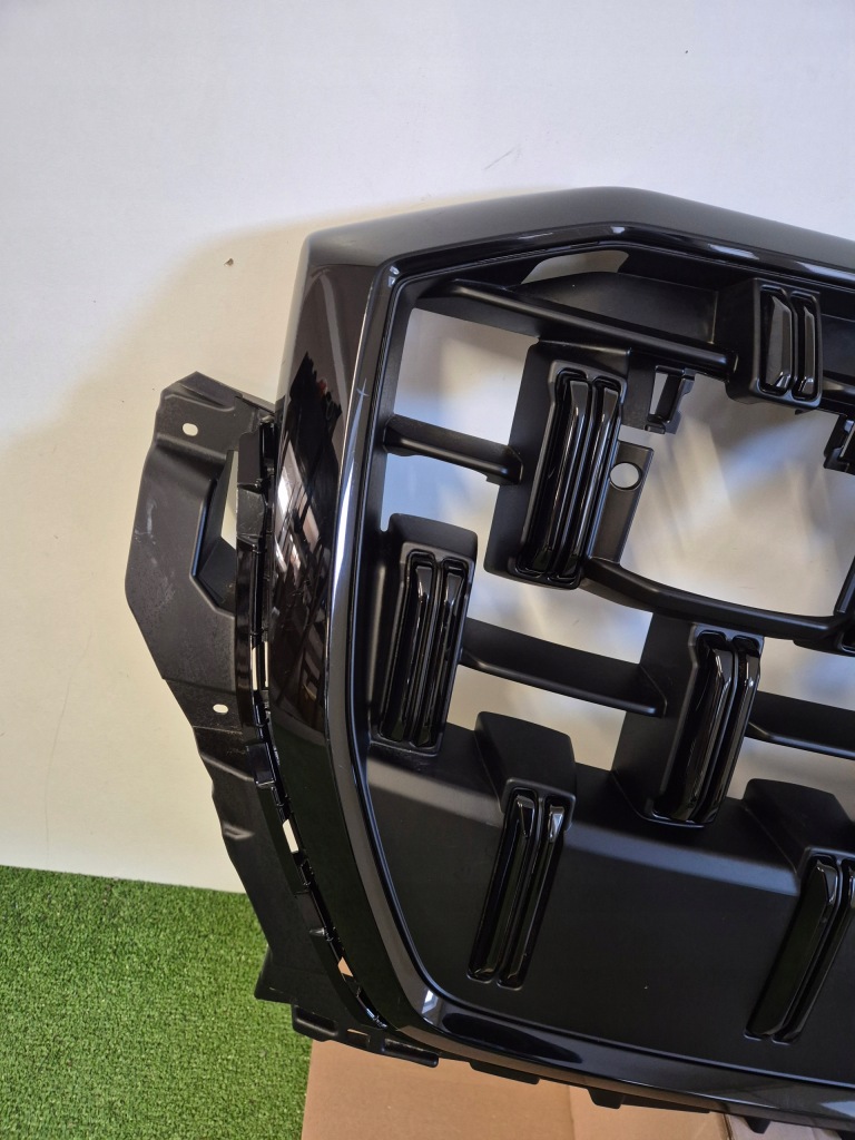 фото №5, Audi q8 4m8 lift решётка радиатора решётка радиатора решётка радиатора радиатора 4m8853651 оригинал чёрный