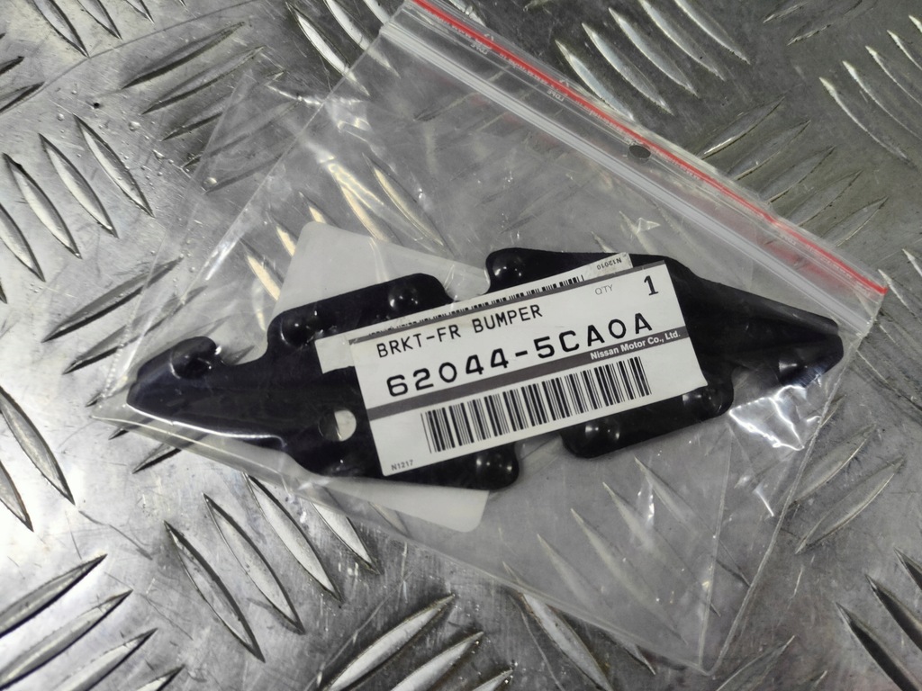 фото №1, Infiniti q60 кронштейн напрямна крила правий лівий