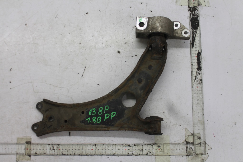 фото №1, Рычаг правый перед передний audi a3 8p lift 05-08