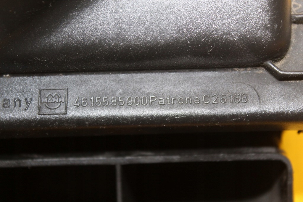 фото №9, Корпус фільтра повітря vw passat b5 058133837e