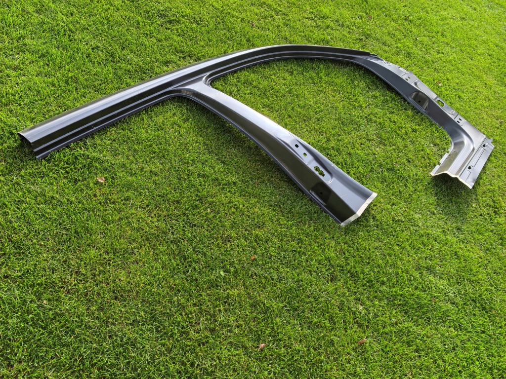 Mercedes glb 247 обшивка правое порог стойку Цена