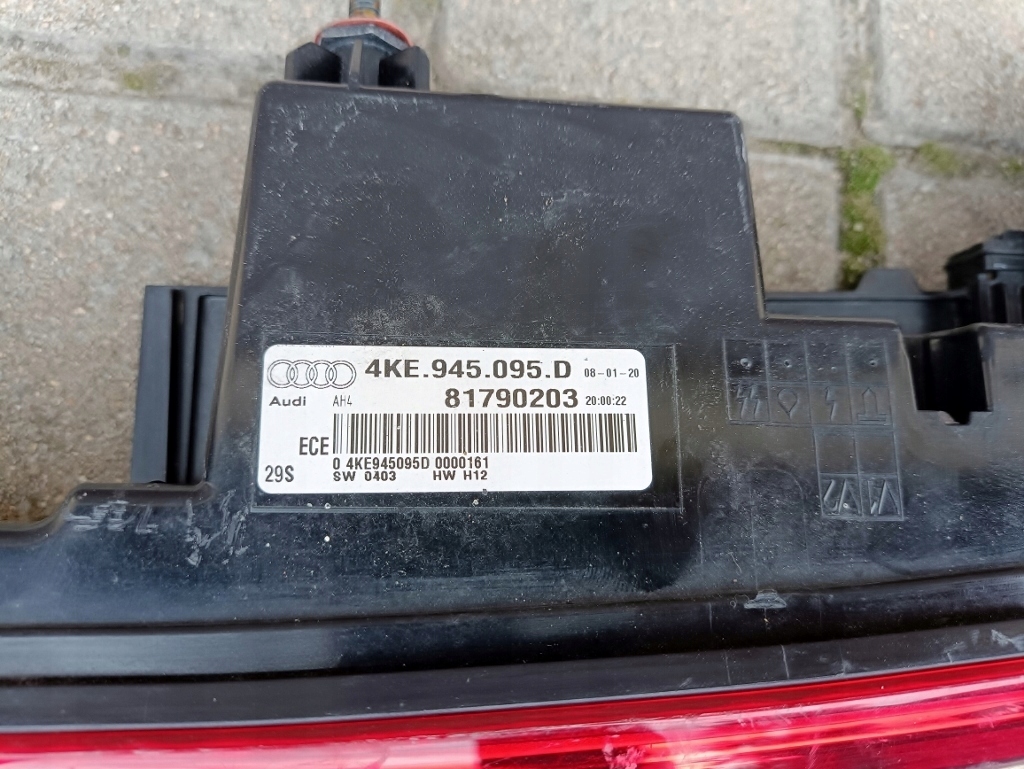 Фара накладка w крышке  задний  audi e-tron 4ke945095d Киев