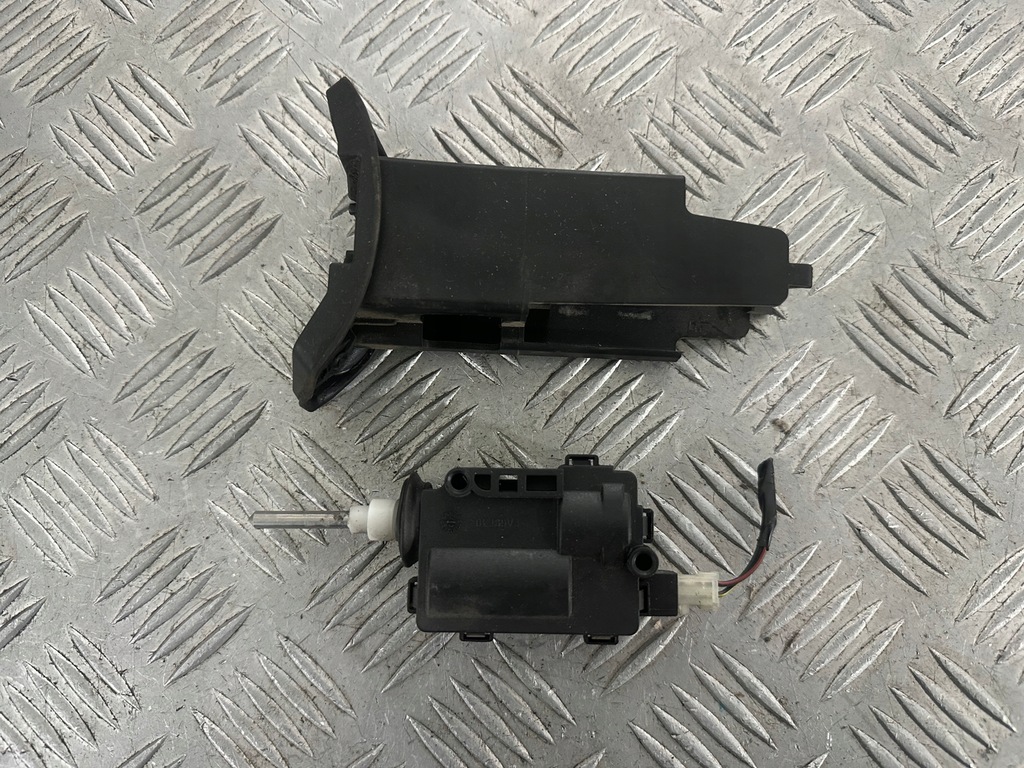 фото №1, Opel signum привод крышка заливной топлива 13158426