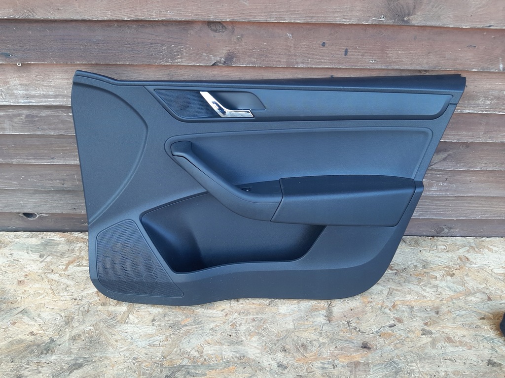 фото №1, Skoda rapid 5j обшивка оббивка двері правий перед