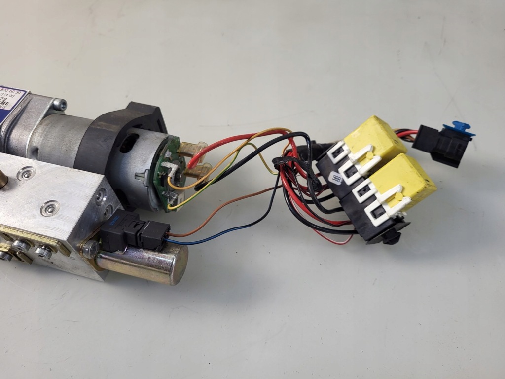 Насос гидравлическая крыша привод mercedes slk r171 a1718000030 в Украине