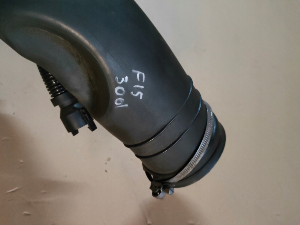 Bmw x5 f15 3.0d шланг труба повітря 8512381 в Україні