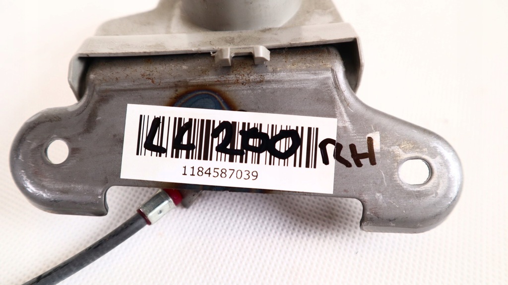 фото №8, Toyota land cruiser 200 ручка замок сиденье правый 3 ряд