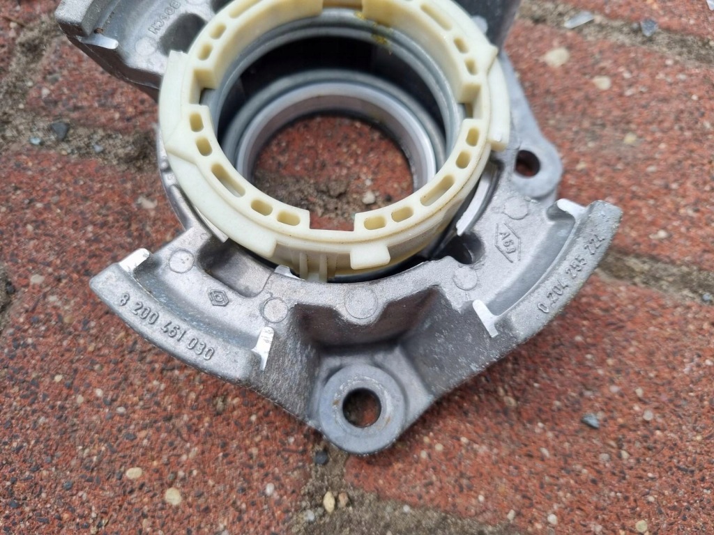 Помпа сцепления kangoo iii 1.5 dci 306106472r Киев