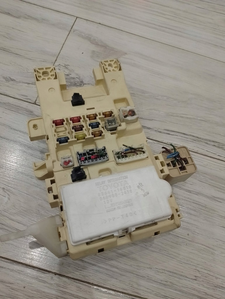 фото №1, Коробка запобіжників toyota 82641-16010