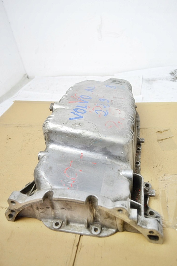 Volvo s80 v70 vw 2,5 tdi поддон масляная 074103603k Киев