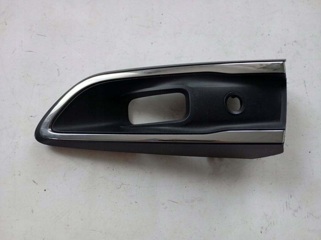 фото №1, Решётка бампера правая renault zoe lift 19-23