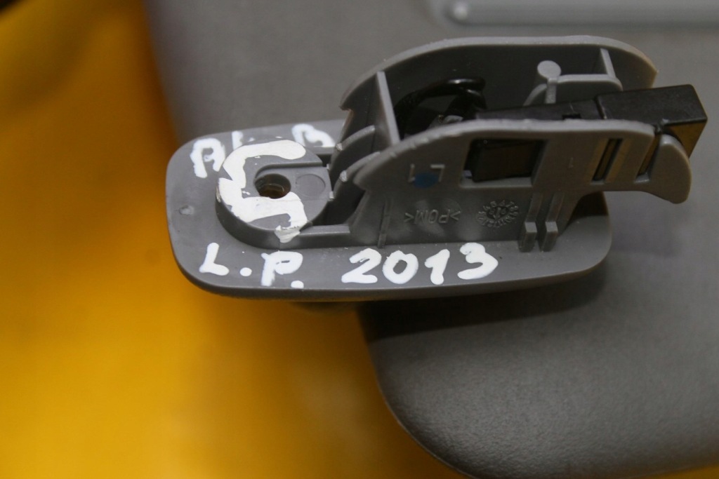 фото №11, Захист сонцезахисна лівий перед a4 b5 fl