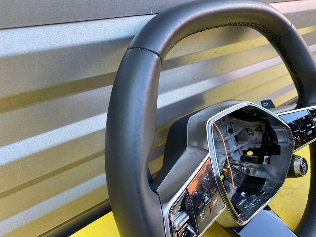 фото №1, Renault megane v e-tech воздуховод ideał лепестки переключения 2023r