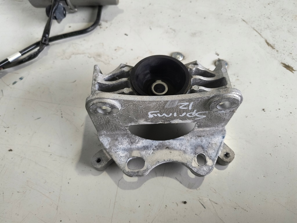 фото №1, Dacia spring кронштейн подушка кронштейн 112213137r