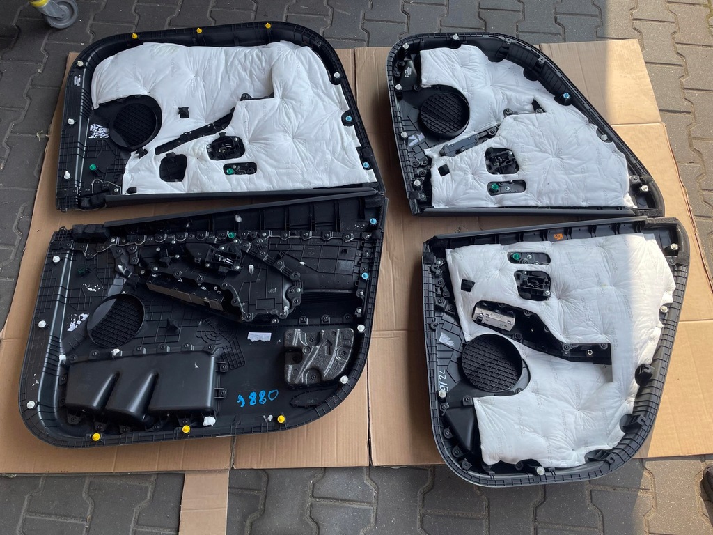 фото №12, Hyundai i30n i30 iii n 17- обшивки обшивка дверь перед задняя комплект hb