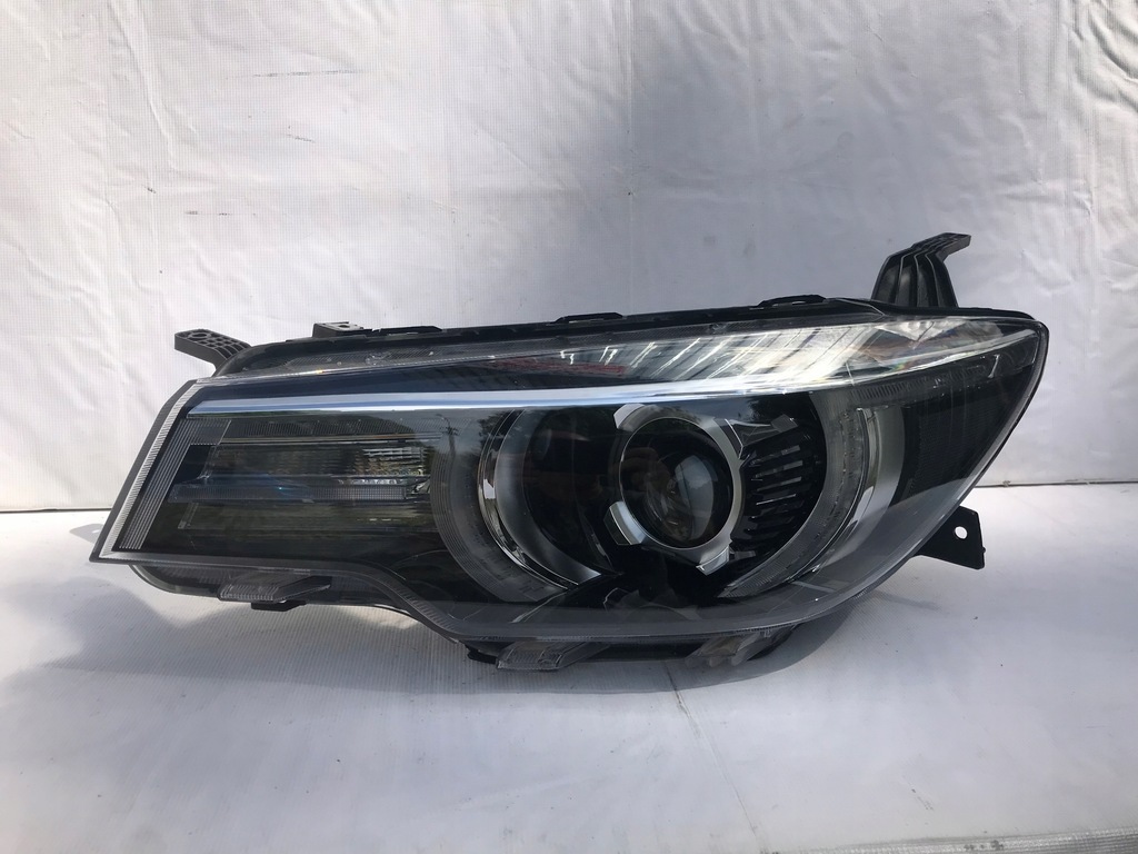 фото №1, Mg zs 17- лампа передняя левая europa