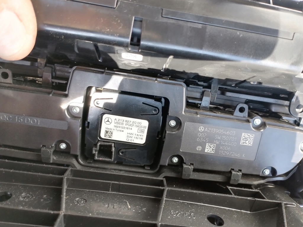 фото №8, Mercedes w213 панель консоль тунель перемикач amg