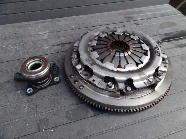 фото №1, Opel karl 2019 1,0 сцепление полный оригинал