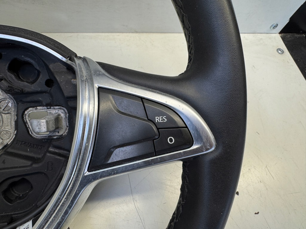 фото №7, Dacia sandero ii воздуховод кожа мультифункция 484007478r