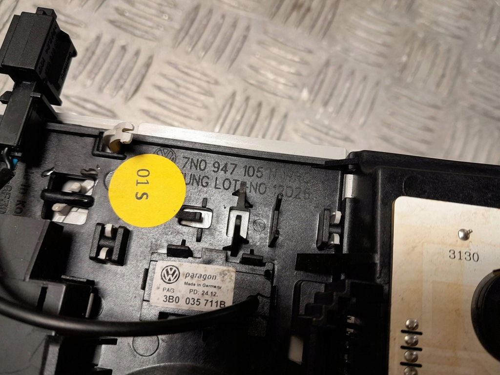 фото №12, Seat alhambra 7n sharan лампа потолочная кабины 7n0947105n