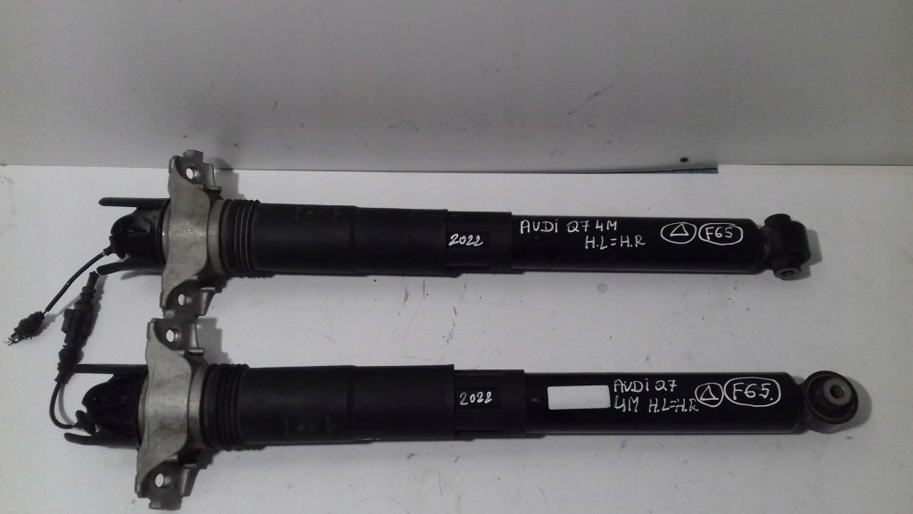 фото №1, Audi q7 4m амортизатор задня лівий правий амортизатори комплект 4m0512137c