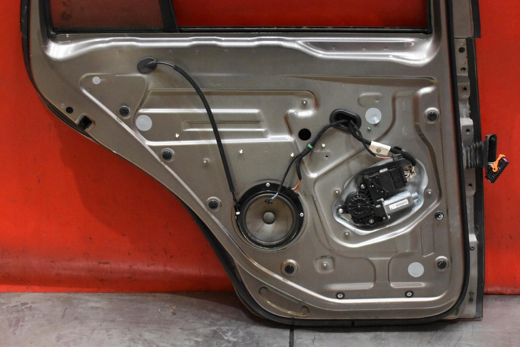 фото №13, Дверь левая задняя задние la8x vw golf 6 vi plus 08-15