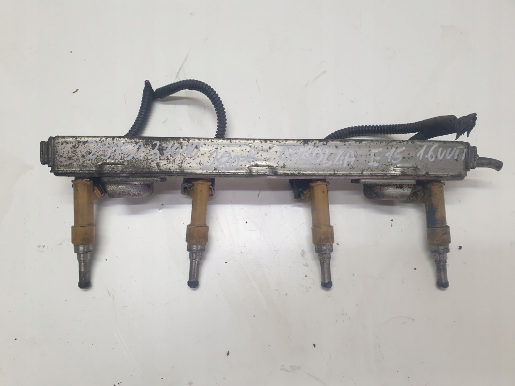 фото №1, Розподільник пального toyota auris 2011 2325037010