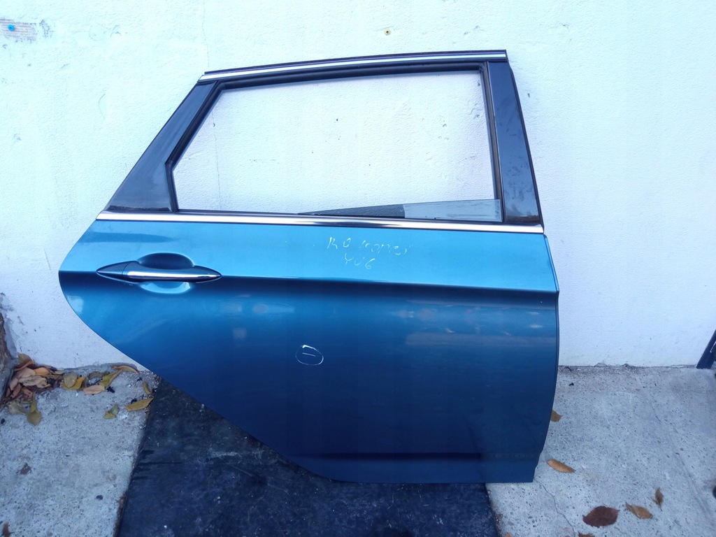 фото №1, Hyundai i40 kombi двері праве задні yu6