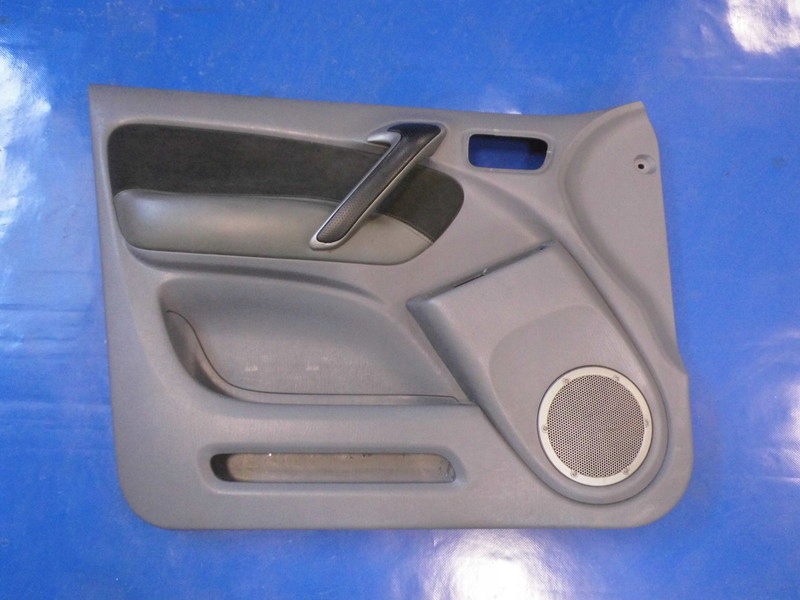 фото №1, Оббивка обшивка лівий перед toyota rav-4 ii 00-06r