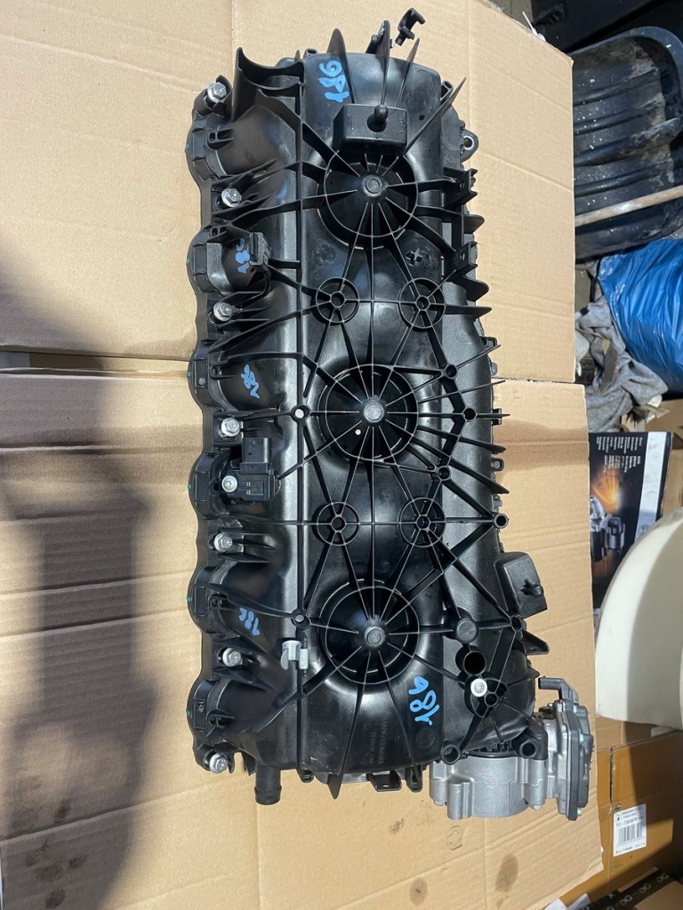 Bmw g20 g22 g30 g11 g01 3.0i b58b30b колектор впускний  8647977 Оригінал