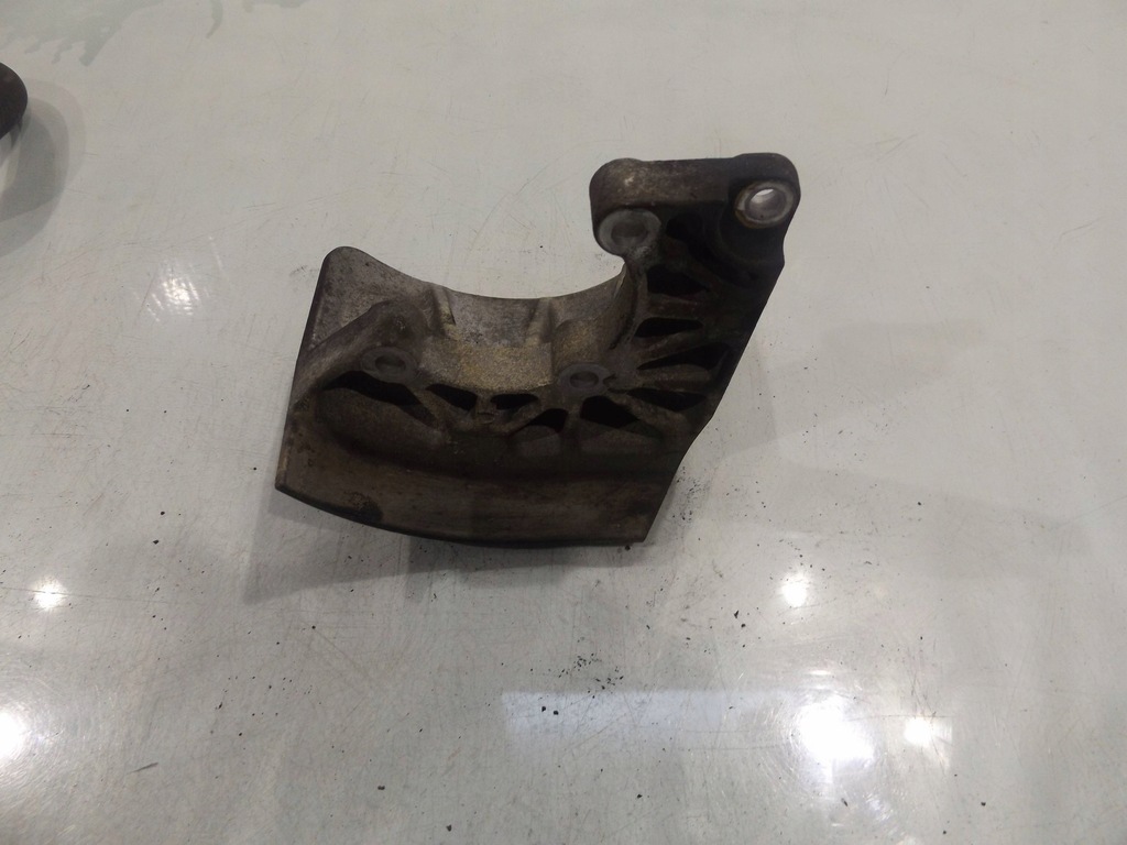 фото №3, Captiva 2,0vcdi кронштейн двигуна