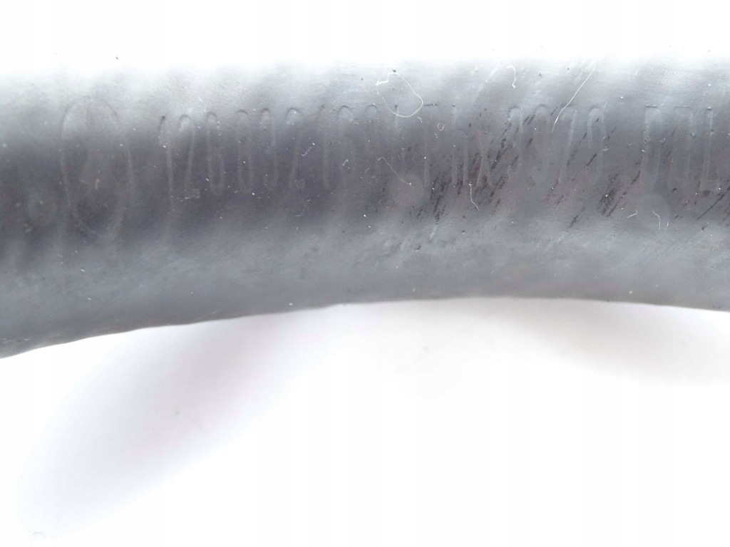 Mercedes s klasa w126 шланг пабтрубок  труба воды Доставка