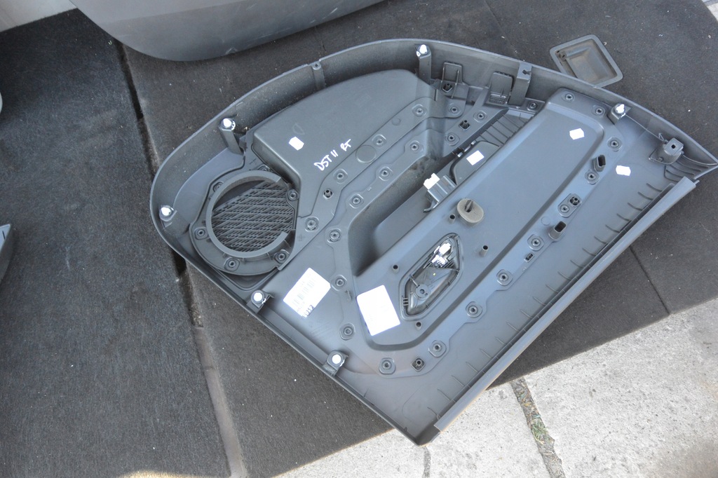 фото №15, Dacia duster ii 17- обшивки оббивка двері ліва права перед задня kpl