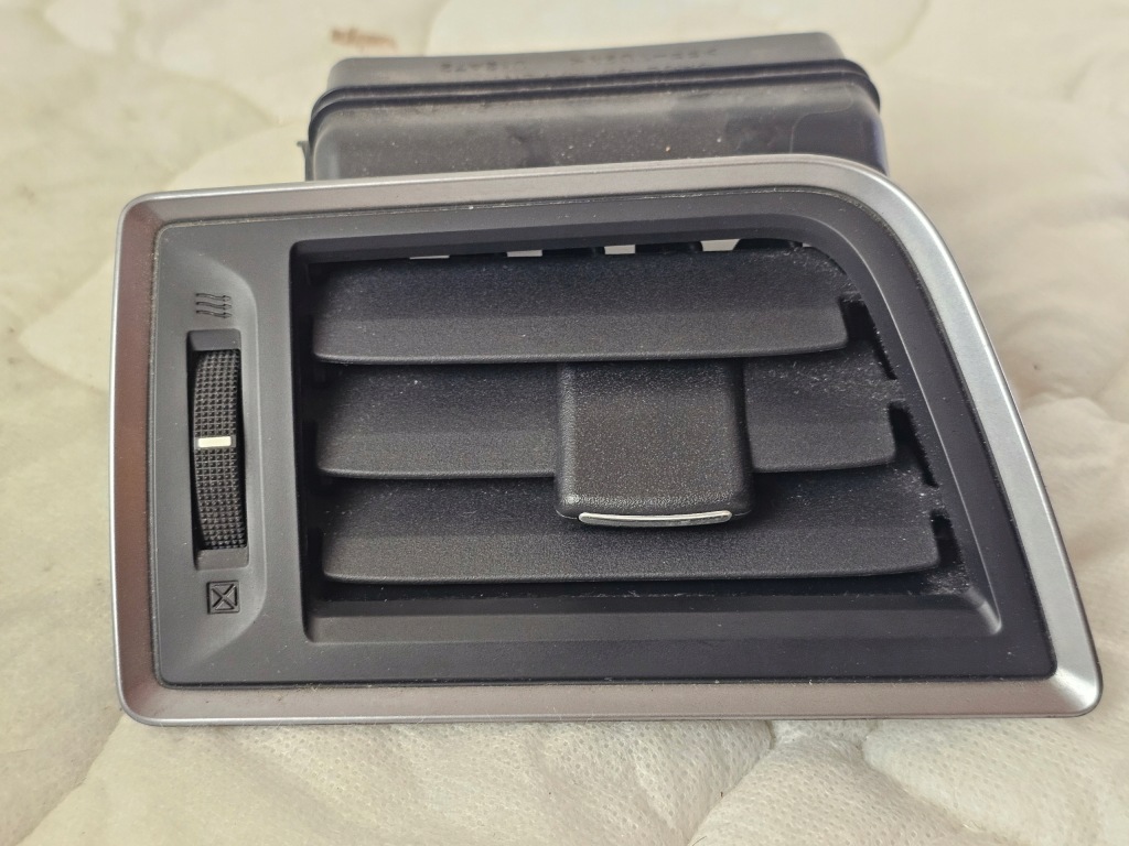 фото №1, Решітка обдув панелі консолі subaru legacy outback ліва 66110al02a