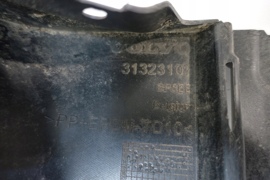 фото №9, Volvo v40 cross country 2012- молдинг спойлер бампера задняя 31323107