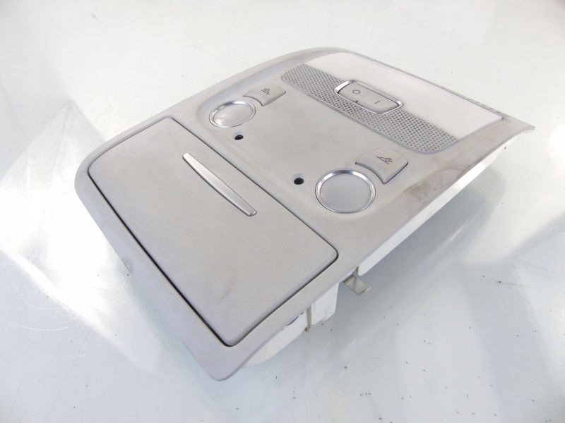 фото №1, Audi a5 8t лампа кабины 8t0947135b салона