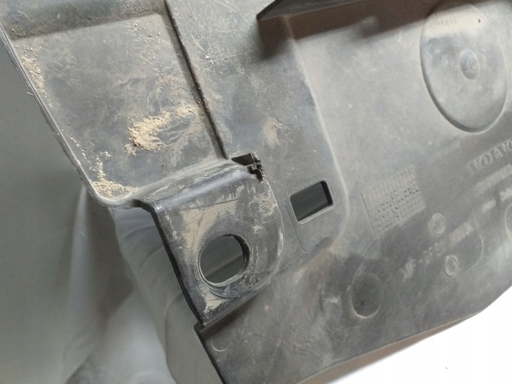 Volvo накладка подвеска левая Недорого