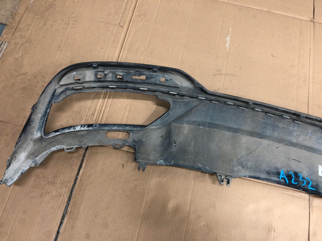 Mercedes w205 14- бампер задний спойлер накладка Оригинал