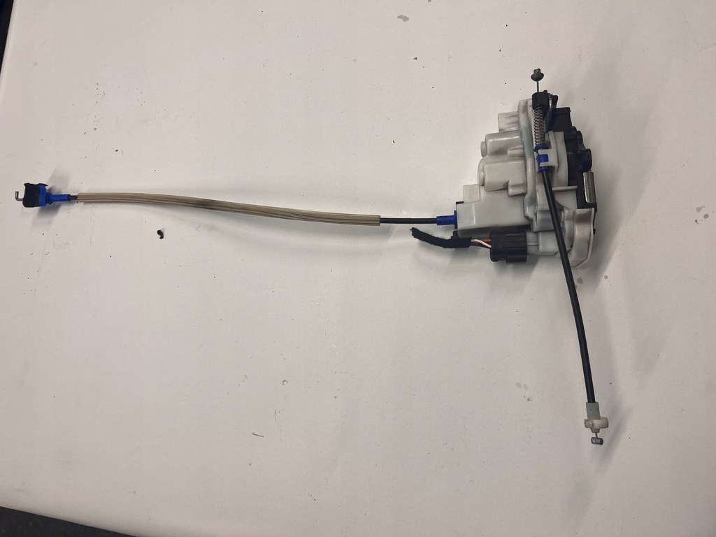 фото №1, Fiat qubo fiorino замок двері правий перед 6 pin