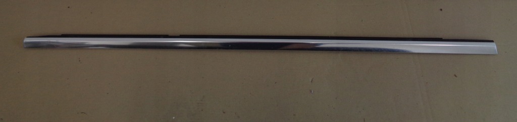 фото №1, Молдинг ущільнювач правий задня mercedes w176 оригінал